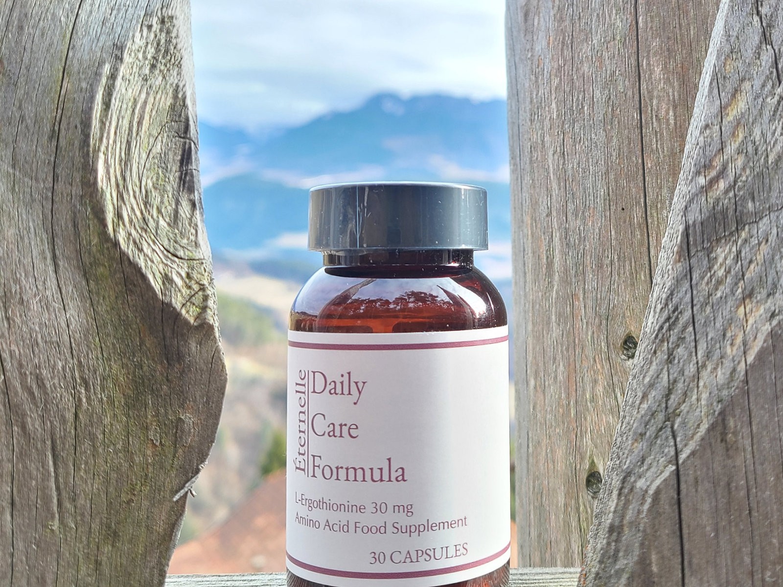 Éternelle Daily Care Formula L-Ergothioneine capsules — real product bottle